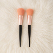 7 Pcs Professional Makeup Brush Set – Soft Bristles & Travel-Friendly Design